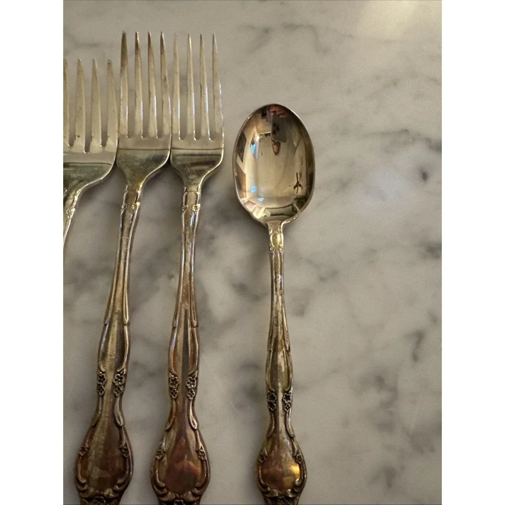 Affection Oneida Community  Pieces Some New  Silverplate Flatware Set-9 Pieces